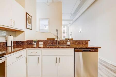 Cozysuites - 2Br With Direct Skybridge Access #1 Indianapolis Exterior foto