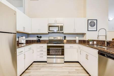 Cozysuites - 2Br With Direct Skybridge Access #1 Indianapolis Exterior foto